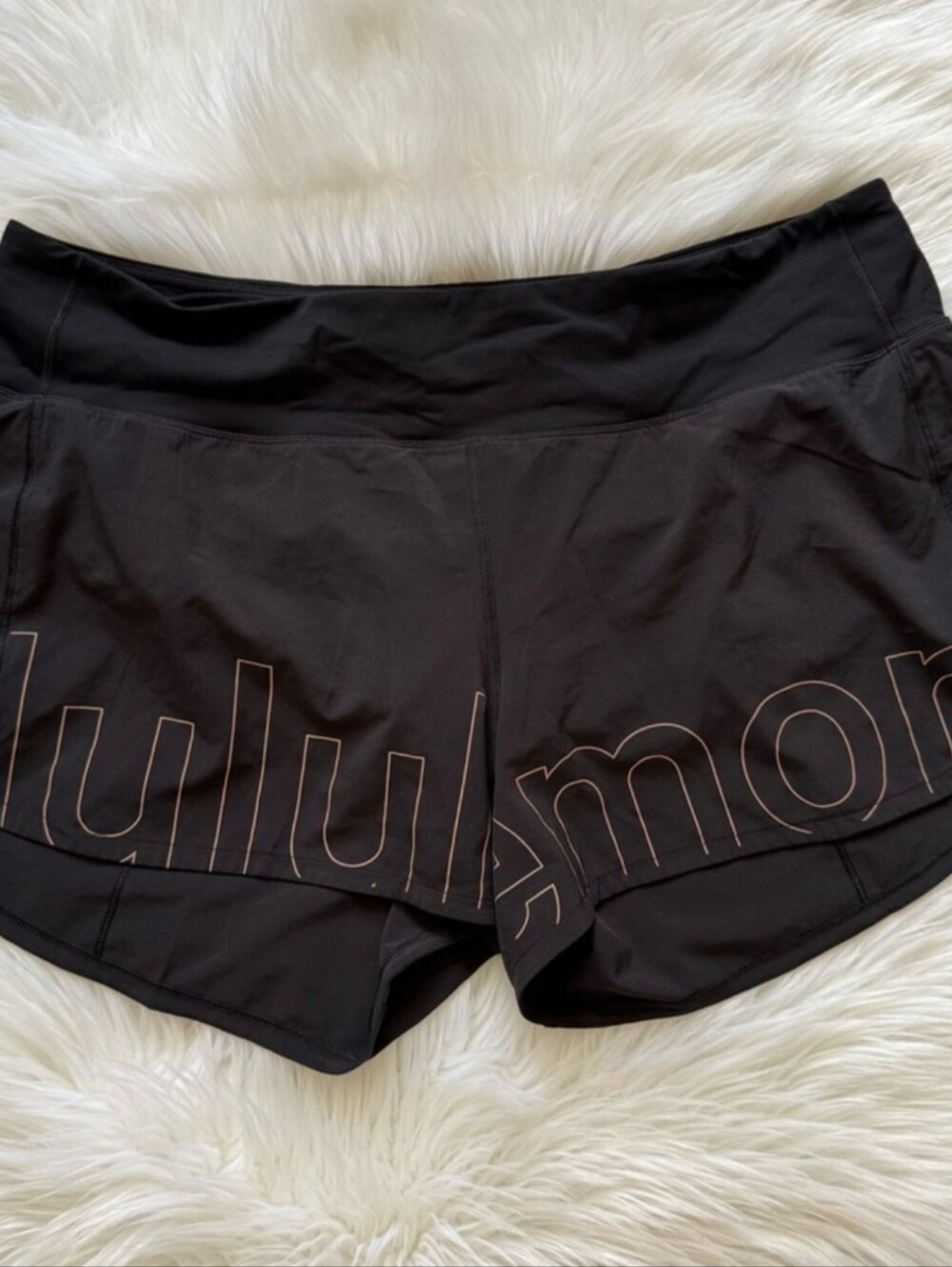 Lululemon Speed Up Mid-Rise Lined Short 4" *Graphic Size 12 - Picture 3 of 6